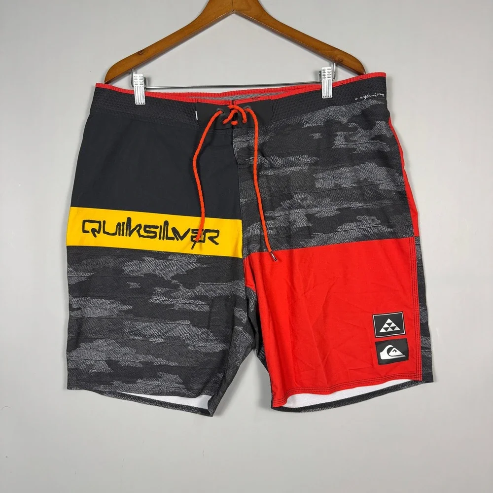 Quiksilver Highline Board Shorts Mens Size 38 4-Way Stretch Camo Red Surf